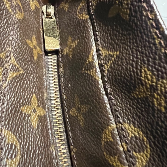 Louis Vuitton tote - Picture 1 of 8
